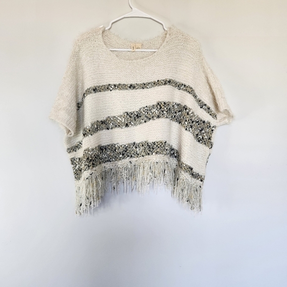 Moth SS Crew Fringe Poncho - Picture 6 of 7